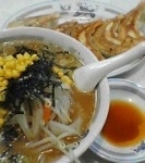 「味噌ラーメン+餃子」@中華料理 龍角の写真
