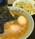 「ラーメン普通　麺硬め+煮玉子+キャベチャー」@横浜 六角家 御徒町店の写真