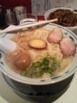 「ラーメン大盛り　こってりかため+煮卵」@らあめん英 本店の写真