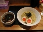 「半肉つけ麺大盛り+味玉」@らうめん つけめん 三都屋の写真
