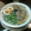 「とんこつらーめん+味付玉子」@萬福本舗の写真