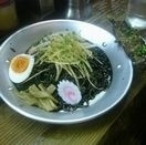 「イカスミ+ほっぺ」@元祖まぐろラーメン 本店の写真