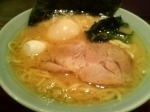 「ラーメン(並)+味付玉子」@ラーメン花まるの写真