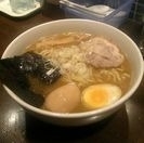 「醤油らーめん 太麺（並盛）+味玉」@つけ麺や 穣の写真