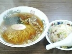 「半ラーメン、半チャーハン」@多万里食堂の写真