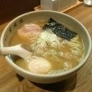 「らーめん+味玉」@麺屋吉左右の写真