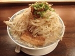 「塩らーめん（ニンニク）+中盛+野菜多め」@ラーメン無限大 船橋店の写真