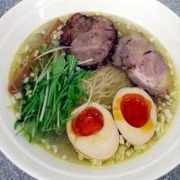 「みどりラーメン 塩 細麺(750円)」@みどりの写真