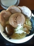「特製塩ラーメン￥700チャーシュー￥300特大味付け玉子￥100」@麺魂の写真