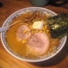 「みそバターカレーラーメン（手揉み麺）」@えびすラーメンの写真