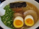 「特製らーめん+煮付玉子」@らーめん 茂木の写真