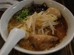 「味玉豚骨らーめん+サービス大盛り」@ラーメン専門店 おくむら屋の写真