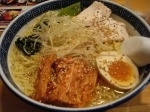 「冷やし鶏キムチ塩ラーメン+大盛り」@宇明家 四谷店の写真