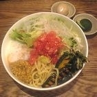 「冷しカレーらーめん（夏季限定）+味玉子+すだち」@つじ田 神田御茶ノ水店の写真