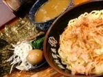 「つけ麺（にんにく油）+海苔増し」@横浜家系豚骨醤油極太麺 侍 本店の写真