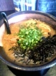 「とんこつ醤油らうめん」@らうめん侍の写真