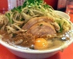 「大ラーメン ヤサイニンニクネギアブラ無料生卵 （700円+50円」@ちばからの写真