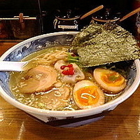 「特製塩ラーメン+大盛 （脂普通）」@らーめん しおの風 本店の写真