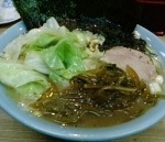 「ラーメン（中）+味付きゃべつ+岩のり+くきわかめ」@奥津家の写真