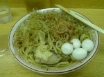 「ラーメン（うずら玉子、かつおぶし、にんにく、野菜）」@ラーメン二郎 環七新代田店の写真