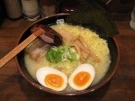 「こってり塩ラーメン+味玉」@麺屋 秀虎の写真