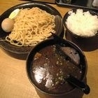 「つけ皿麺（魚介汁）+味付玉子+ライス」@くまが屋の写真