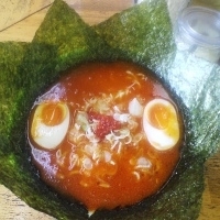 「辛味噌ラーメン（700円・「トッピング無料券」で、味玉）」@横浜ラーメン高崎家の写真