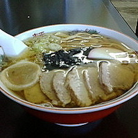 「十文字中華そば（中盛）+チャーシュー」@名代十文字中華そば 嶋田屋の写真