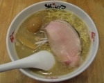 「塩らーめん+半熟煮玉子」@ラーメン専門店 まんだら屋の写真