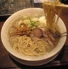 「津軽バリ煮干そば（期間限定）+ゆで玉子+麺カタメ」@中華そば つし馬の写真