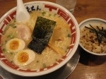「ラーメン中+煮玉子+肉飯」@屯ちん 池袋本店の写真