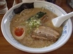 「とんこつ正油・こってり」@ラーメン 利尻 高萩店の写真