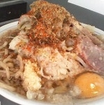 「らーめん 全マシ+魚粉+生卵 （600円+50円+50円）」@らーめん大 本郷店の写真