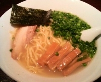 「鶏塩平打らーめん￥680」@節骨麺たいぞう 池袋本店の写真