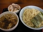「塩メンマつけ麺（850円） 中盛（100円） 肉飯（250円）」@喜奴屋の写真