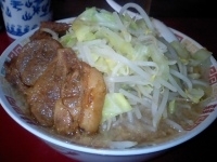 「ラーメン（小）+豚」@らーめん ○武の写真