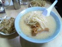 「味噌らーめんセット（半チャーハン）￥780」@元祖 札幌や 新宿店の写真