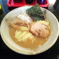 「豚そば（750円）+チャーシュー炊き込みごはん（100円）=85」@まるぶし とんやの写真