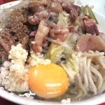 「汁なし 全マシマシ魚粉+生卵 （600円+50円）」@ラーメン二郎 環七一之江店の写真