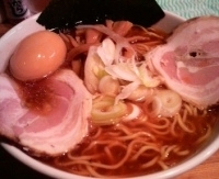 「醤油ラーメン￥700+中盛り（サービス）+味玉（クーポン）」@宗家一条流がんこラーメン 池袋店の写真