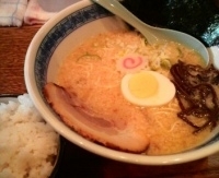 「博多ラーメン￥500+ライス（サービス）」@さいたま屋 稲荷町店の写真