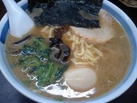 「とんこつ醤油ラーメン+味玉」@我流拉麺 水戸屋の写真