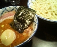 「燻玉つけ麺」@兎に角 松戸店の写真