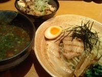 「つけ麺（こってり、丸太麺）+チャーシュー飯」@麺屋青山 臼井店の写真