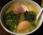 「味玉子入り」@らーめん まる玉 両国店の写真