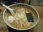 「大盛らーめん+味玉」@麺屋吉左右の写真