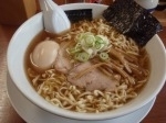 「らーめん(太麺)+味玉」@ラーメン工房 麺家の写真
