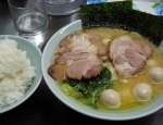 「チャーシューメン並+うずら玉子5個+ライス」@横浜家系ラーメン 壱蔵家の写真