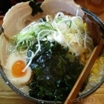 「もん吉ラーメン（背脂2）700円」@チャッチャ系らーめん もん吉の写真