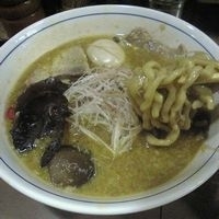 「特製カレーラーメン（春の新作限定）+味付け玉子」@ら〜めん ぽっぽっ屋 本店の写真